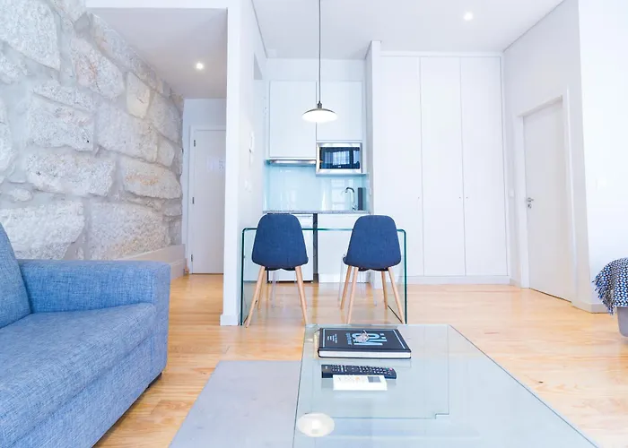 On Deluxe Apartments - Free Parking